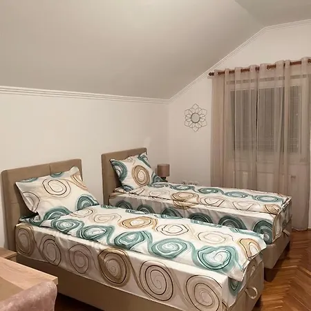 Guest Radic 3 Apartamento *